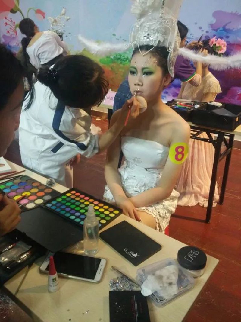 临汾化妆师